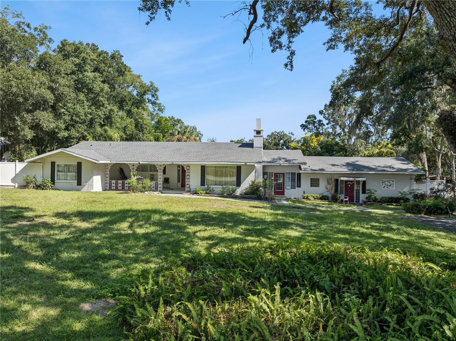 1505 E Crooked Lake Dr — photo