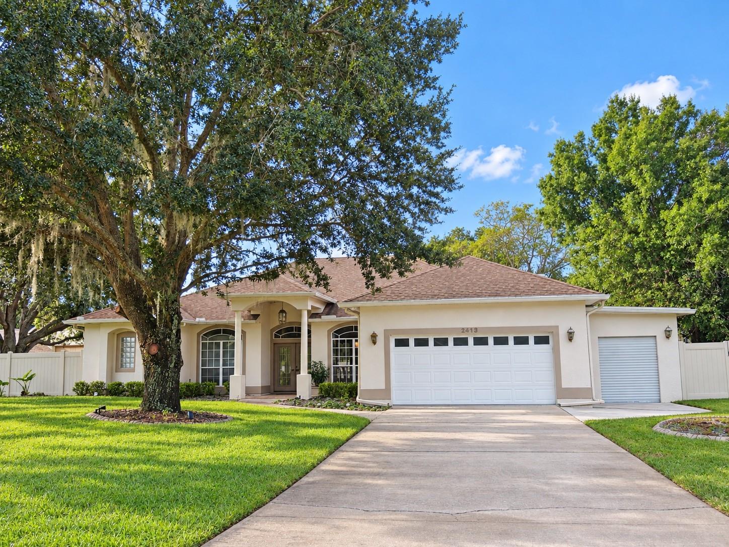 2413 Eagle Trace Dr — photo