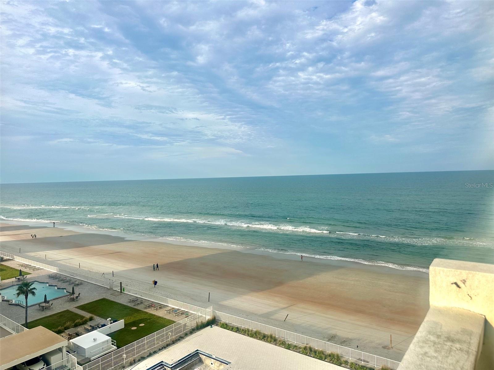 2800 N Atlantic Ave #811 — photo