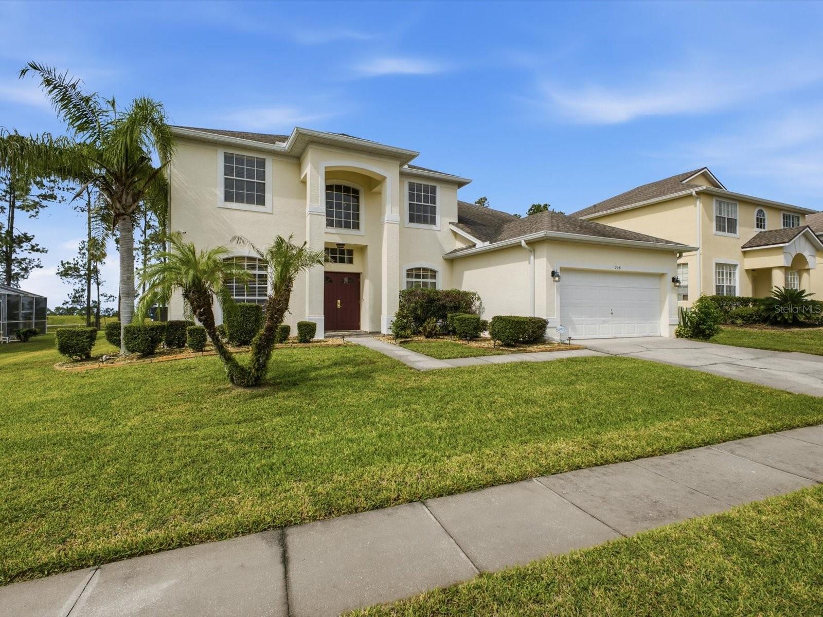 209 N Hampton Dr — photo