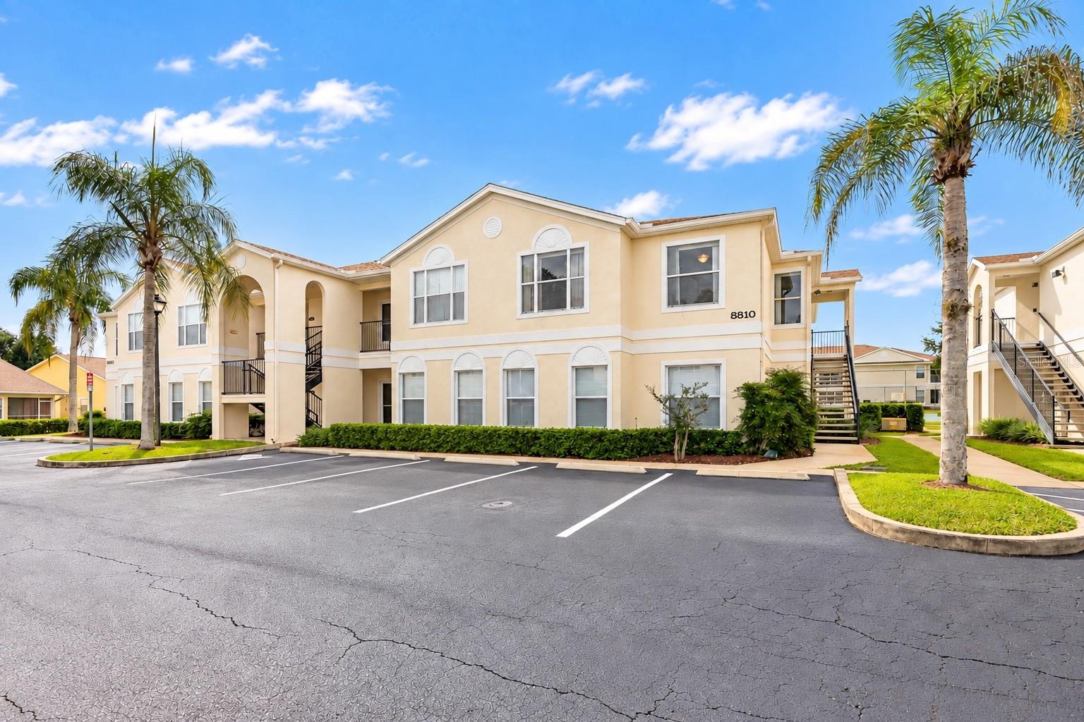8810 Grand Palms Cir #B — photo