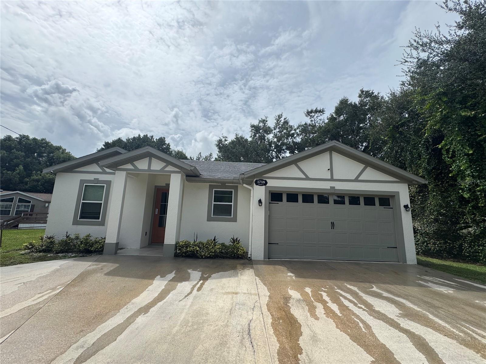 1718 Margie Ct — photo