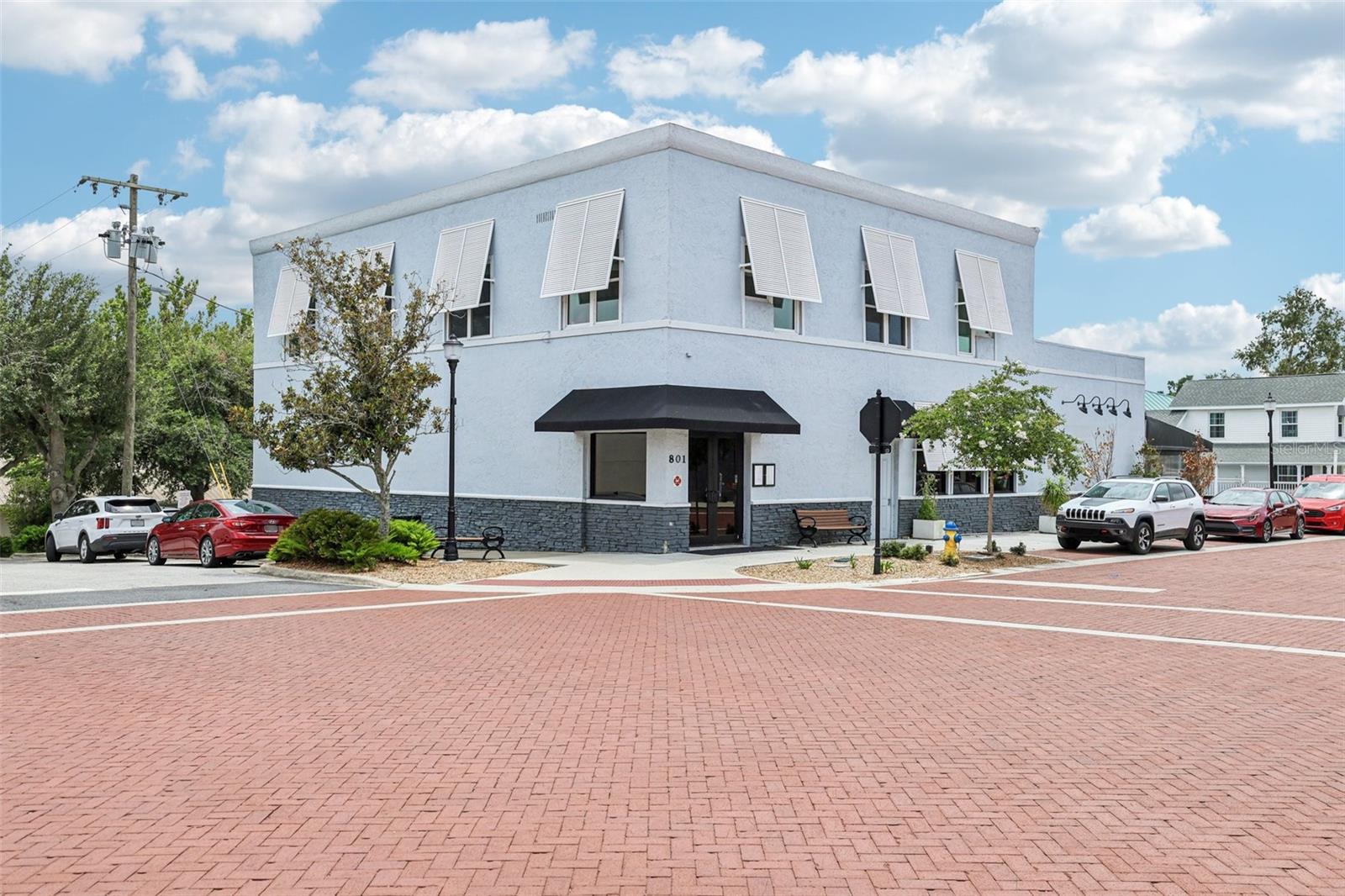 801 W Montrose St #C — photo