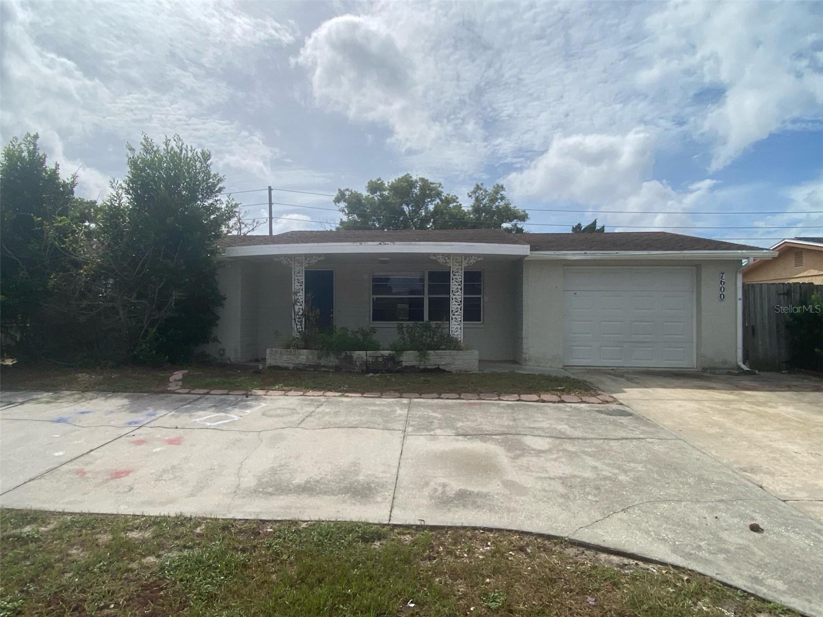 7600 Topay Ln — photo