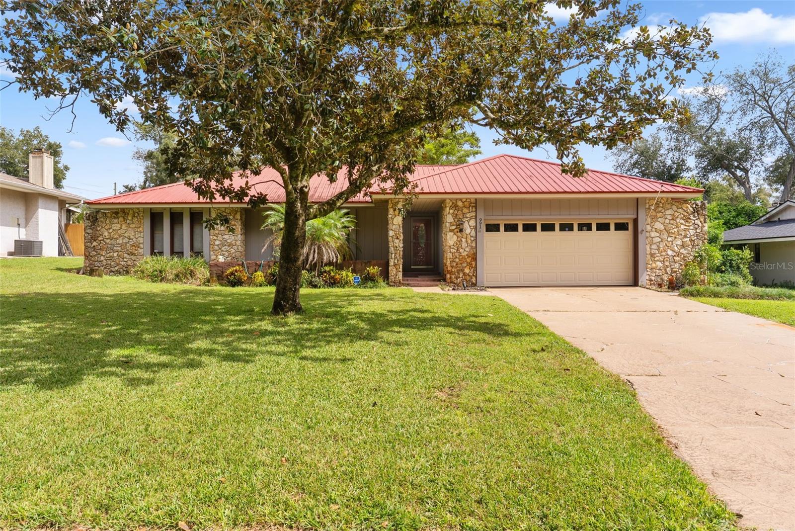 991 Rolling Oaks CV — photo