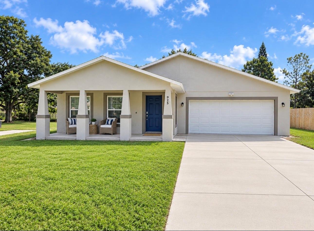 925 Oak Dr — photo