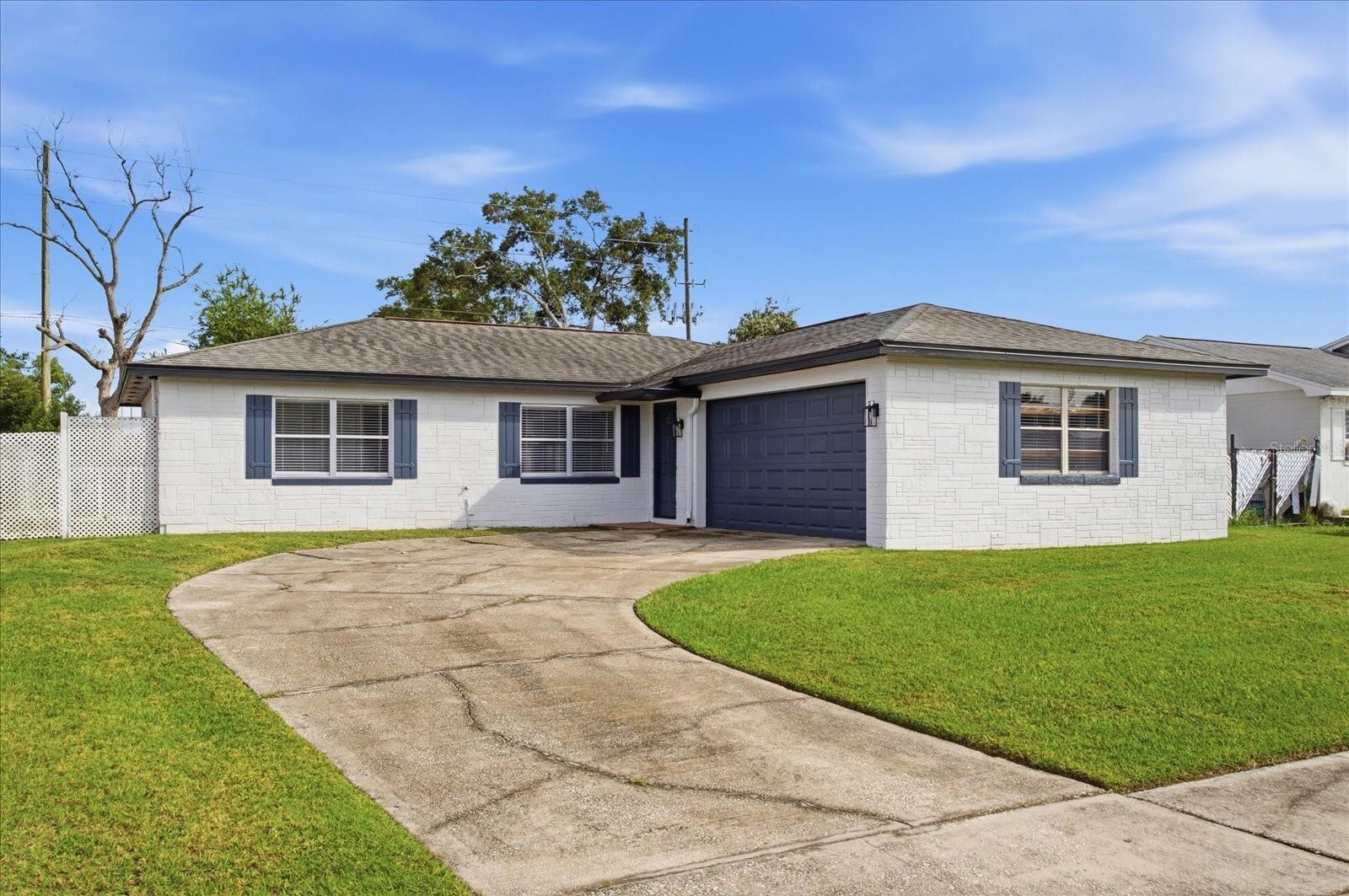 568 Tulane Dr — photo