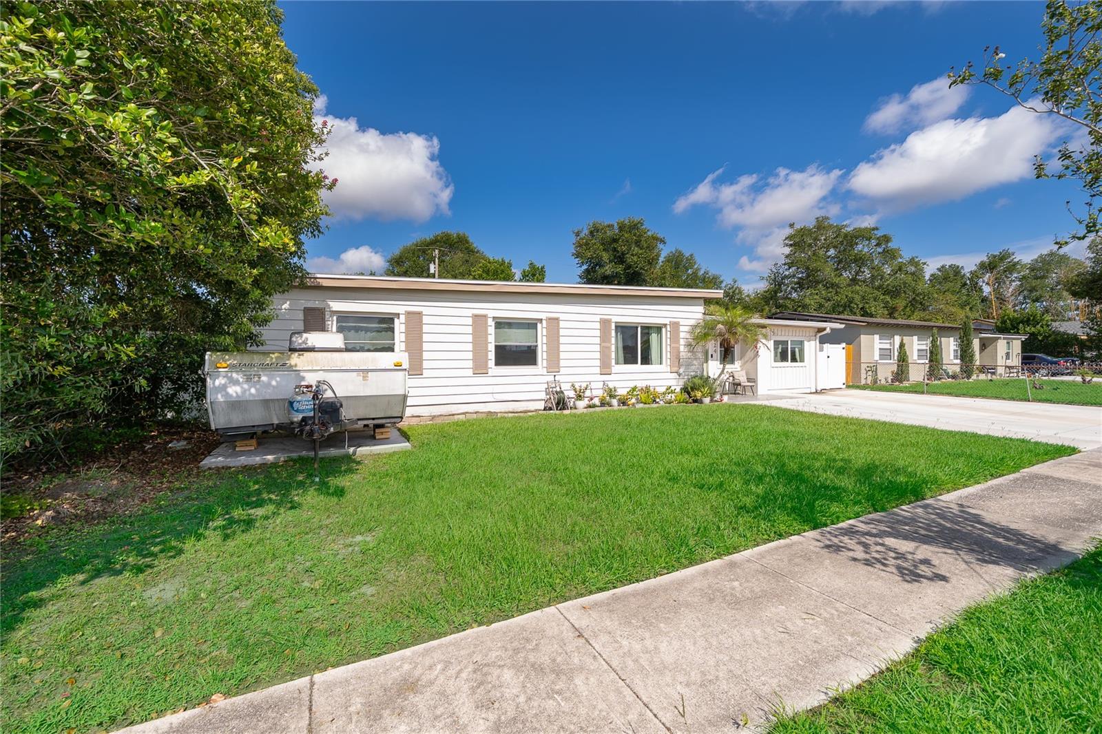 1624 Hollis Dr — photo