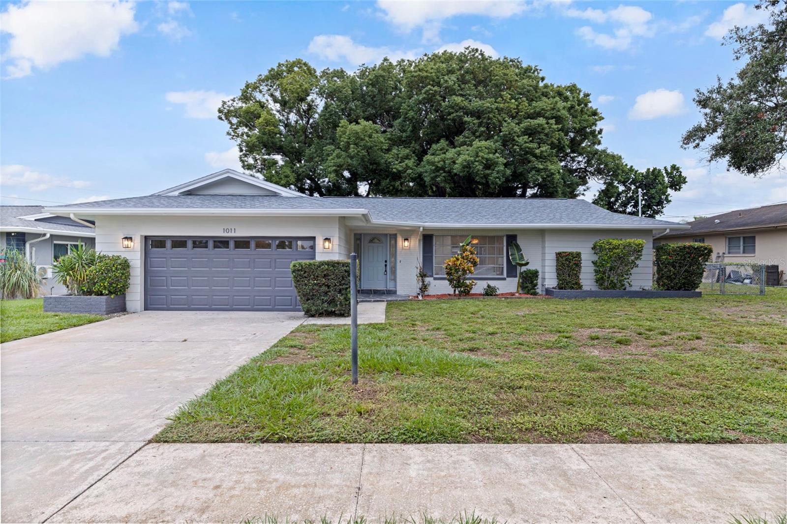 1011 Macrae Ave — photo