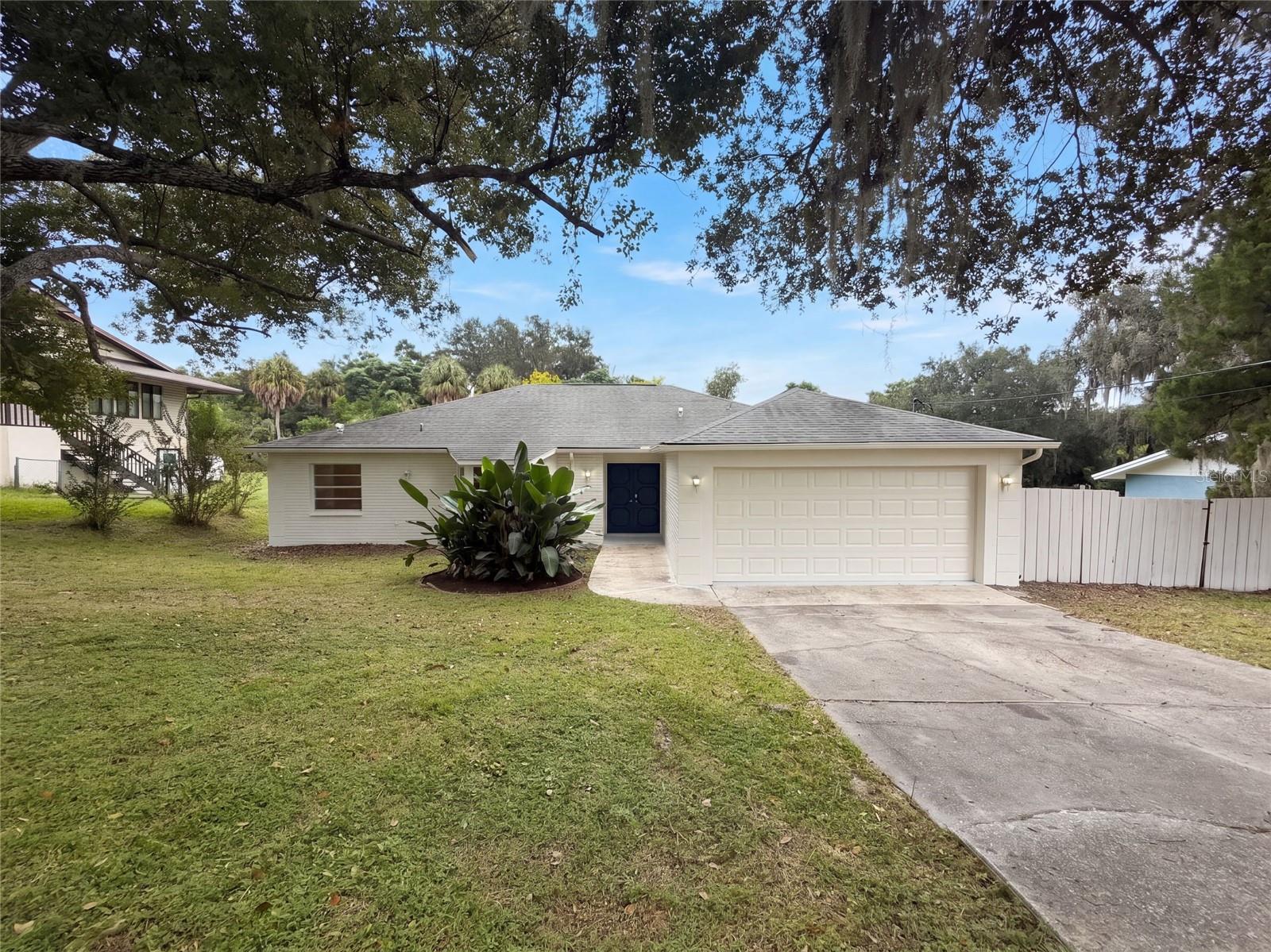 12054 Joe Herrmann Dr — photo