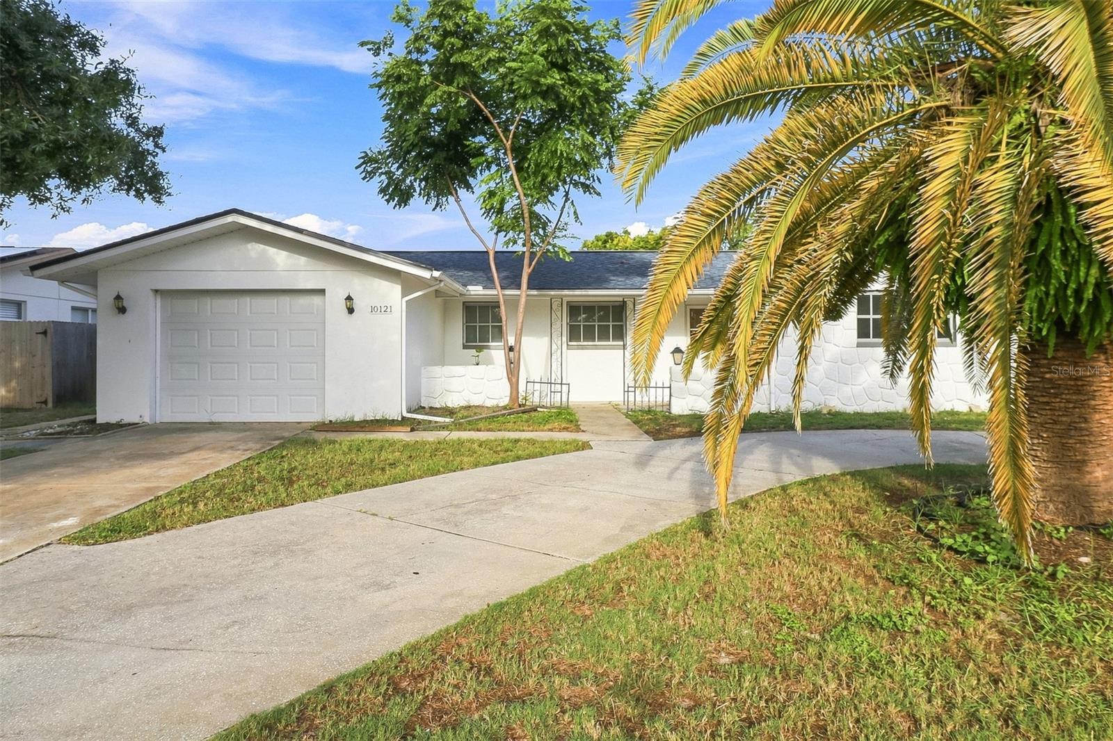 10121 Oleander Dr — photo