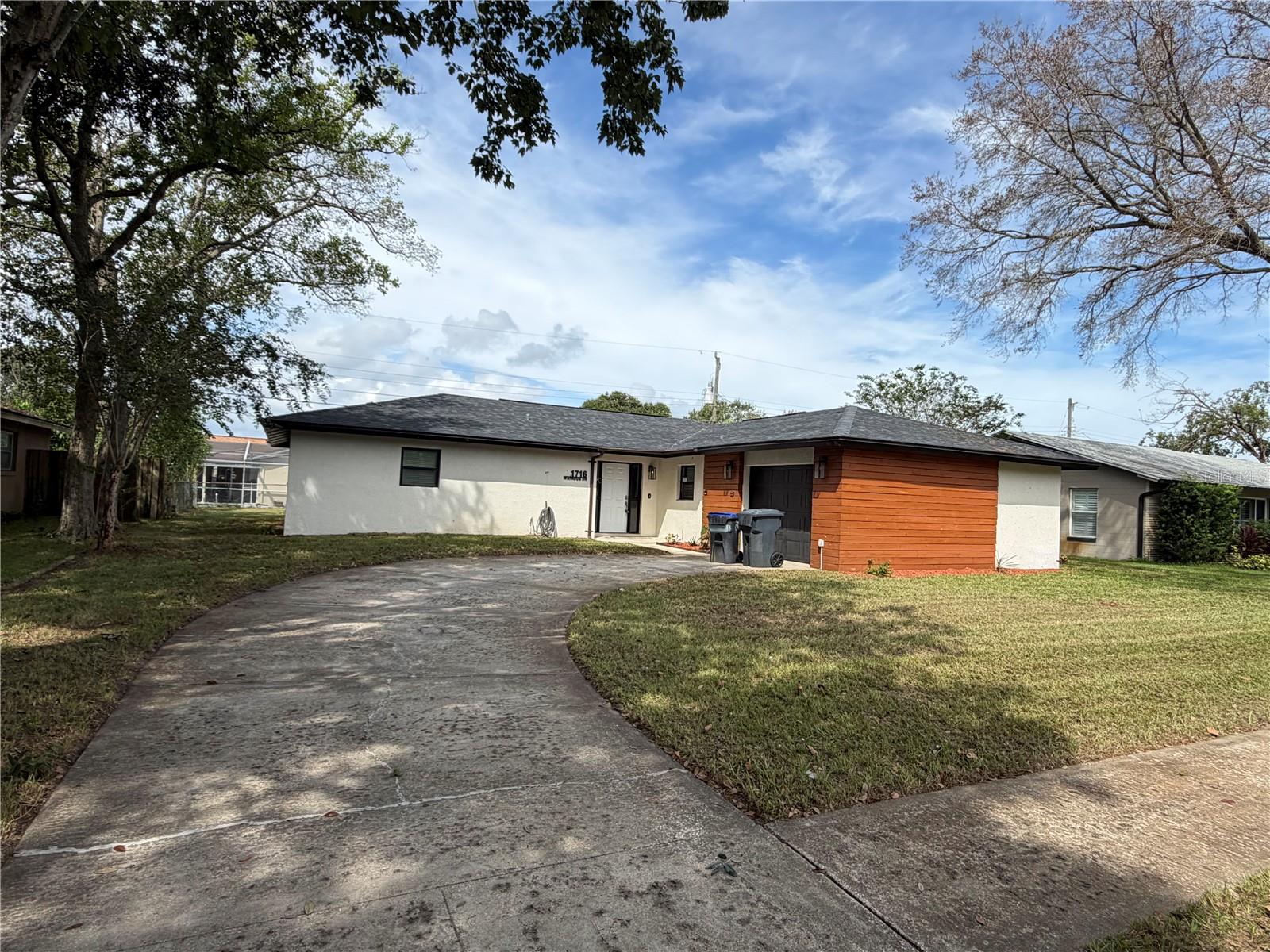 1716 Watrous Dr — photo