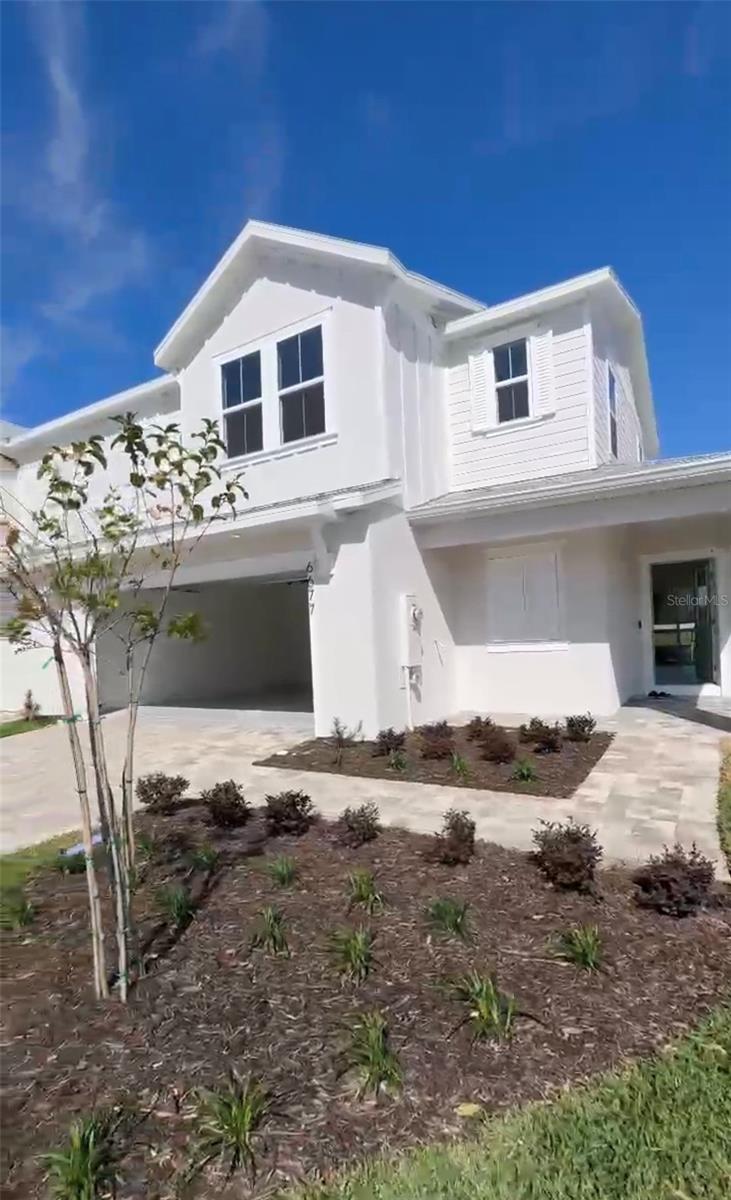 6677 Horseshoe Lane Way — photo