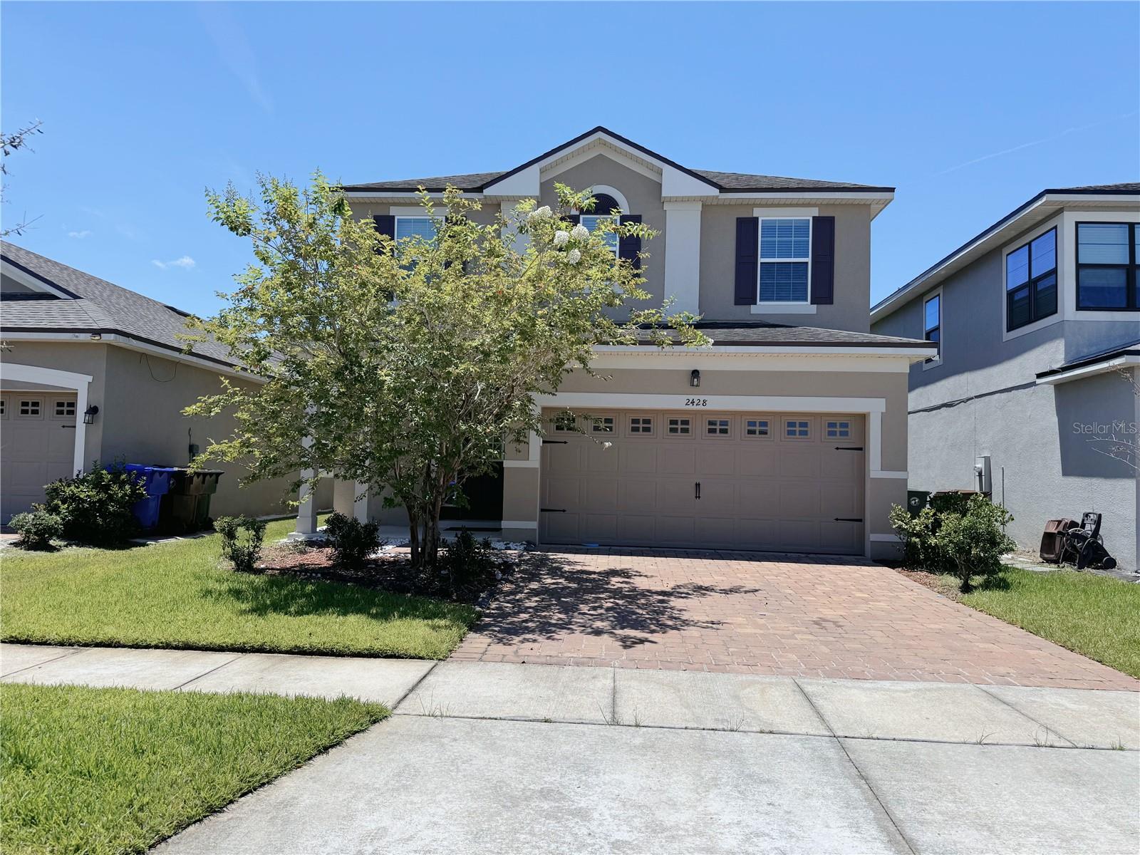 2428 Chateau Loop — photo