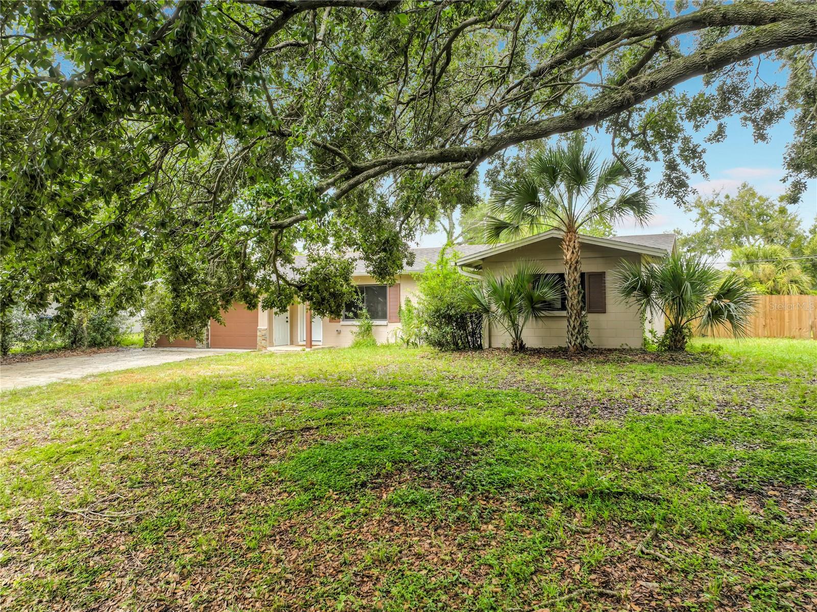 731 Bongart Rd — photo