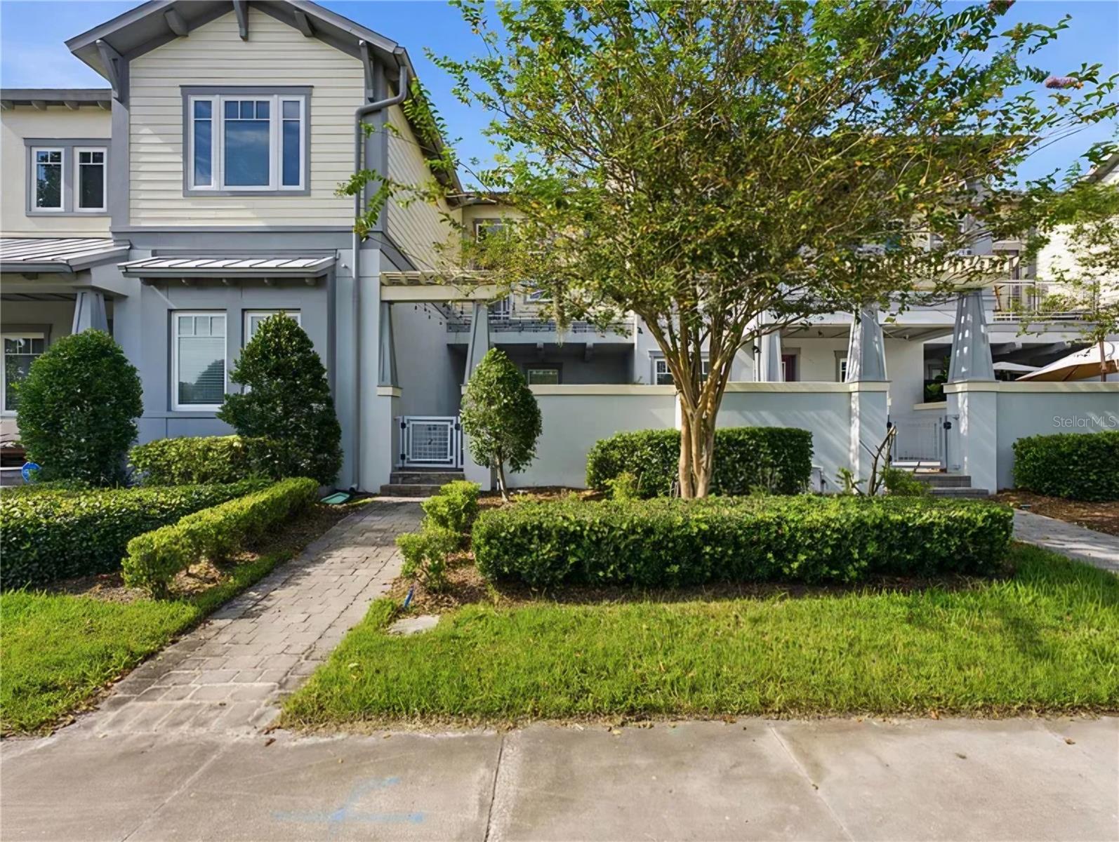 9025 Laureate Blvd — photo