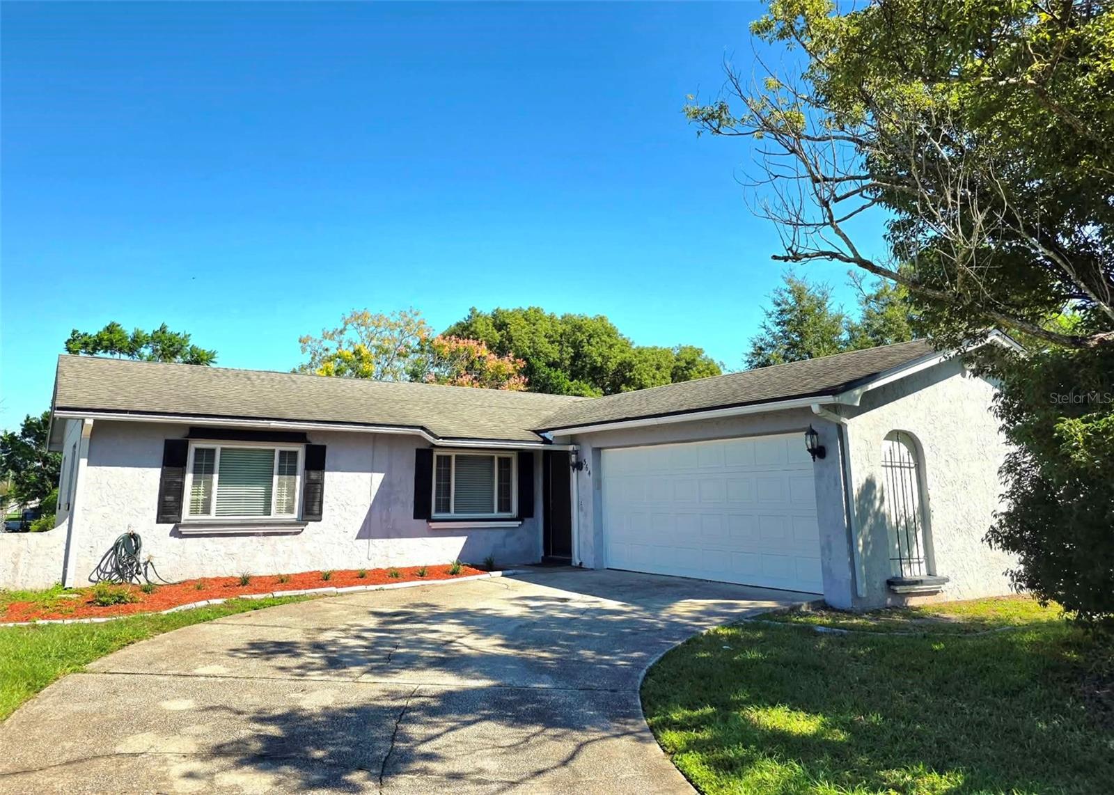 564 Notre Dame Dr — photo