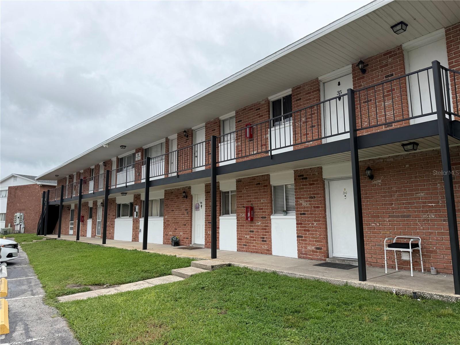 781 W Lancaster Rd #B37 — photo