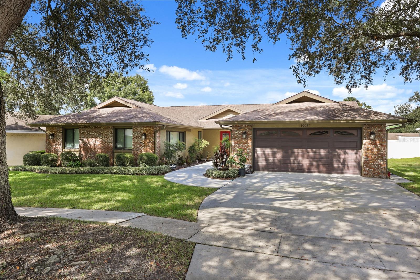 1008 Forest Cir — photo
