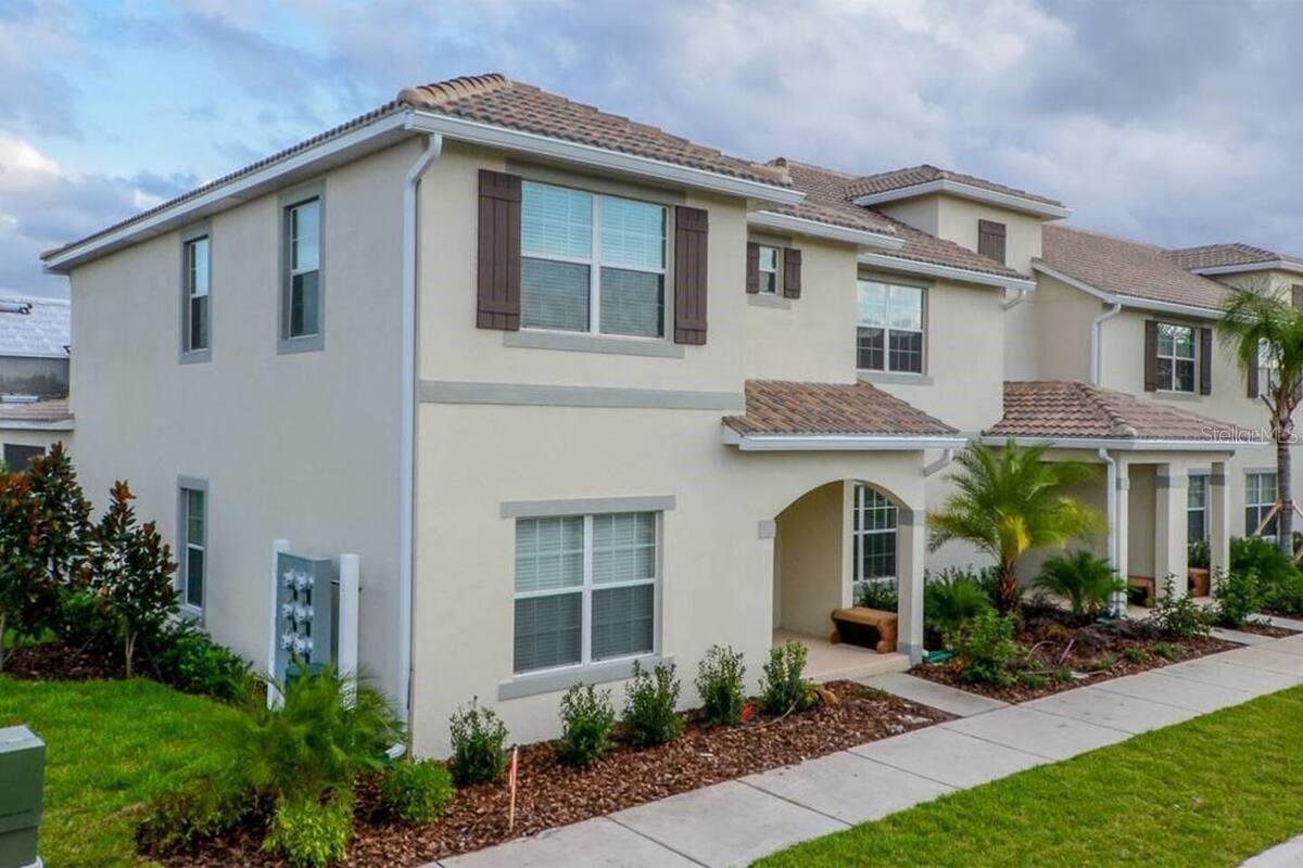 4870 Clock Tower Dr — photo