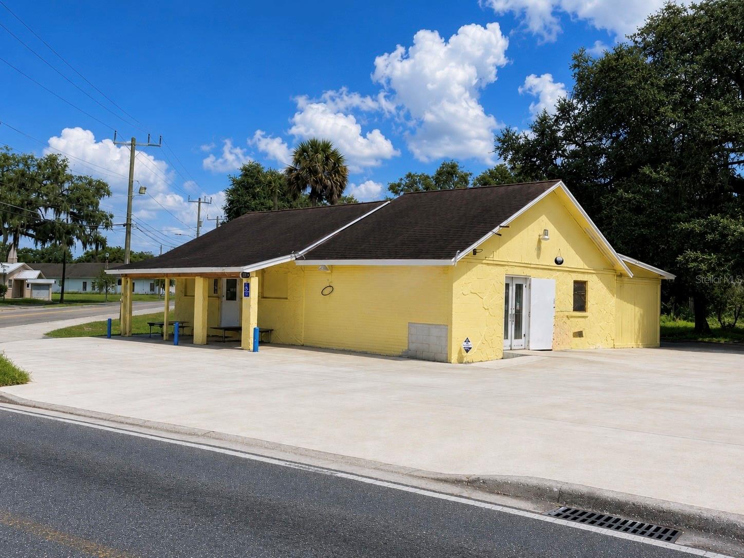 1805 Historic Goldsboro Blvd — photo