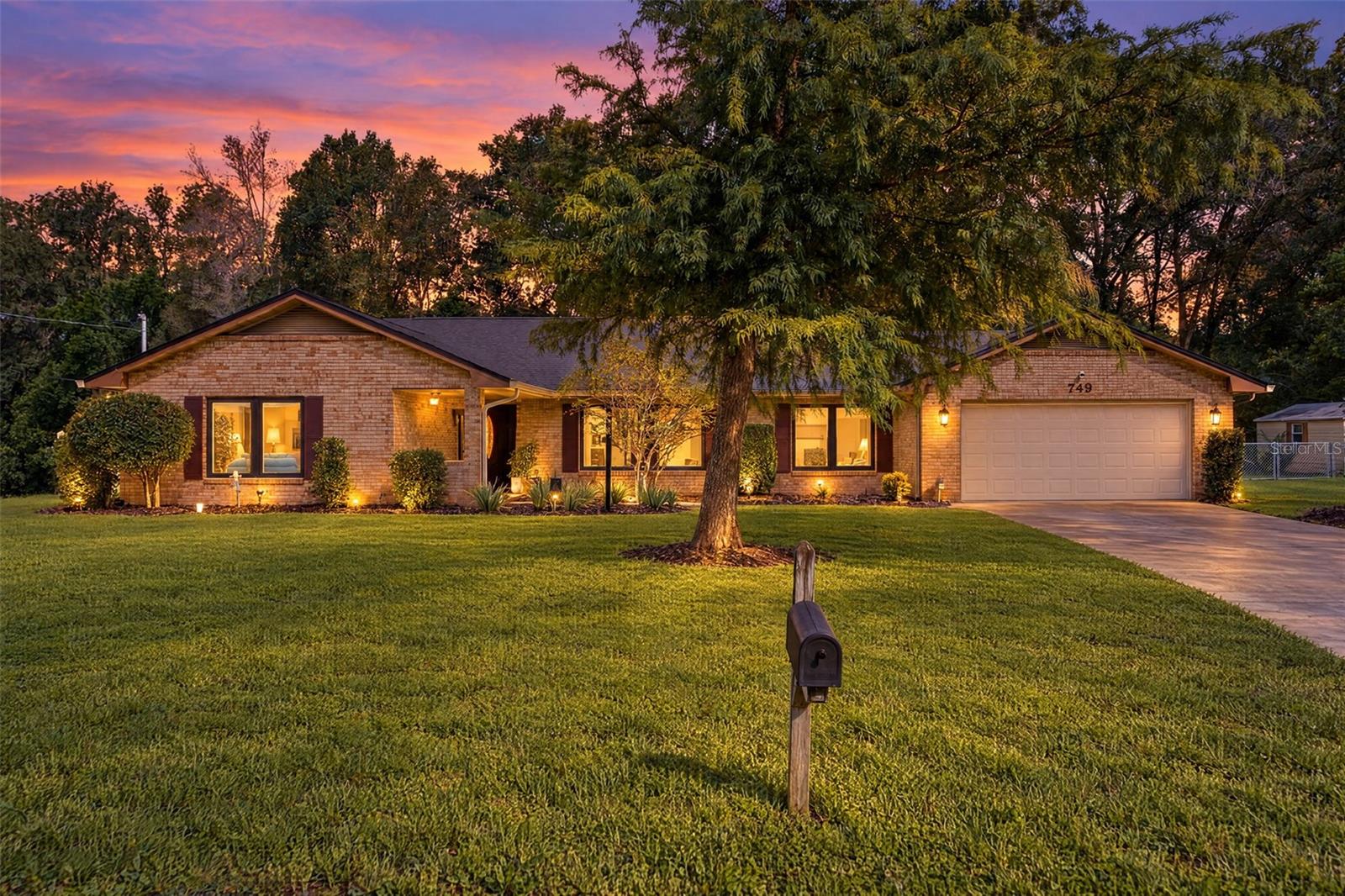 749 Westchester Dr — photo