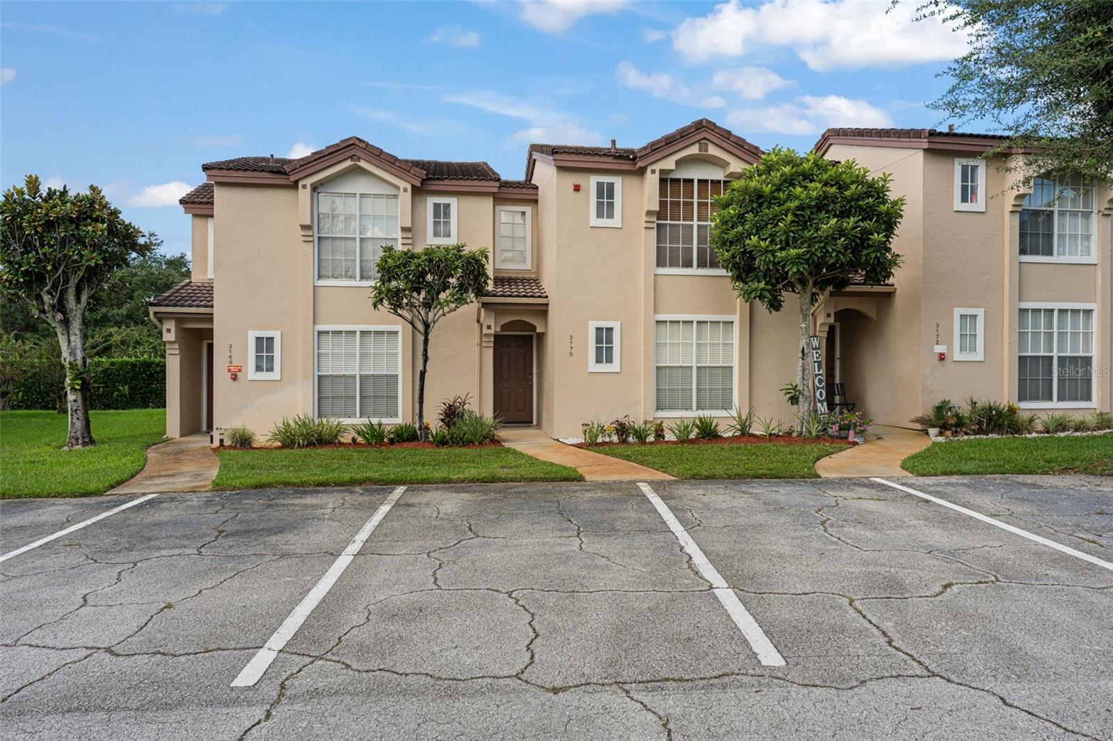 3170 Tamarind Cir — photo