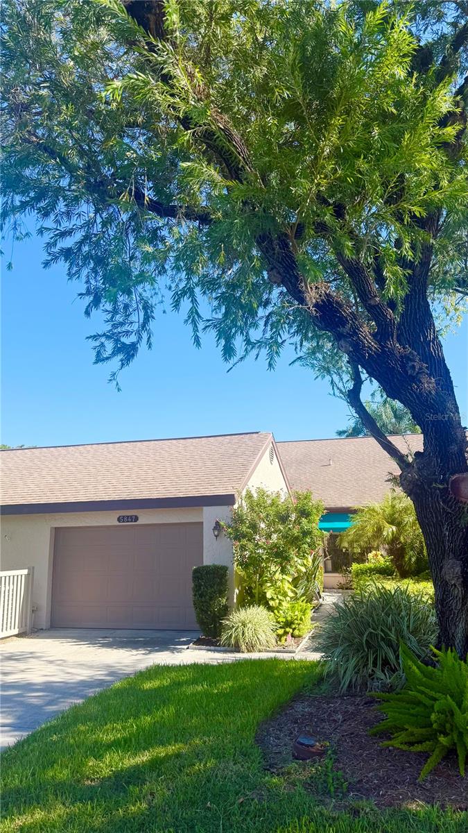 5847 Clubside Dr — photo
