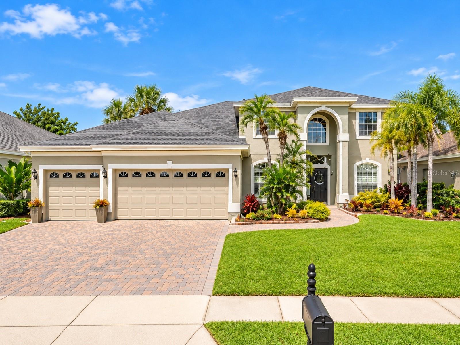 2927 Curving Oaks Way — photo