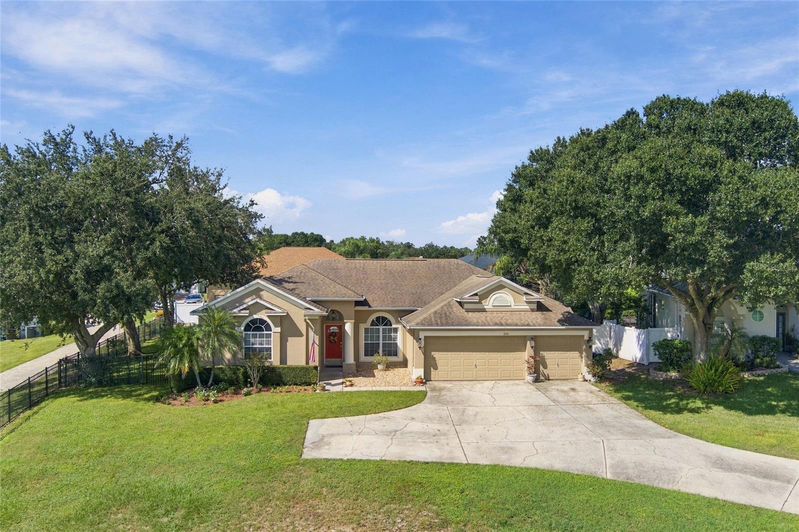 270 Lake Darby Pl — photo