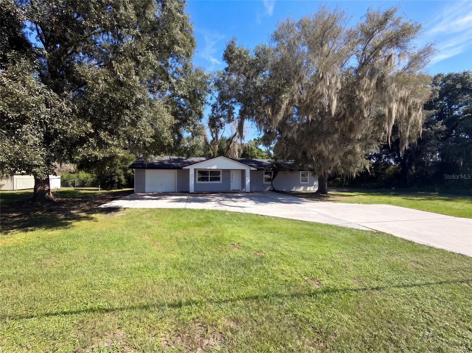 425 W Daughtery Rd — photo