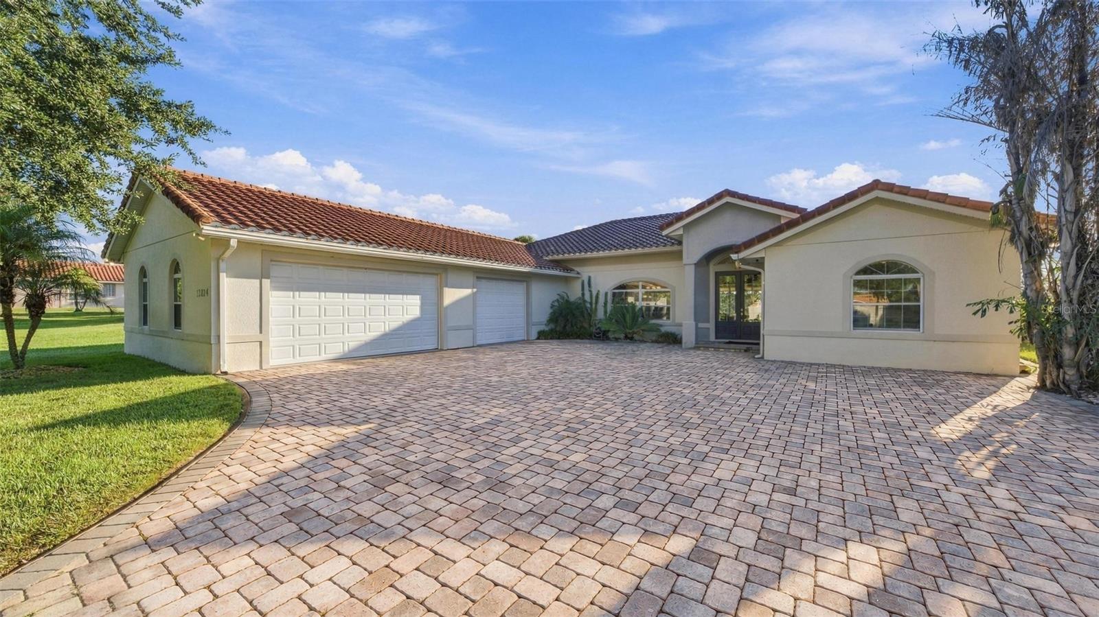 12824 Bellerive Dr — photo