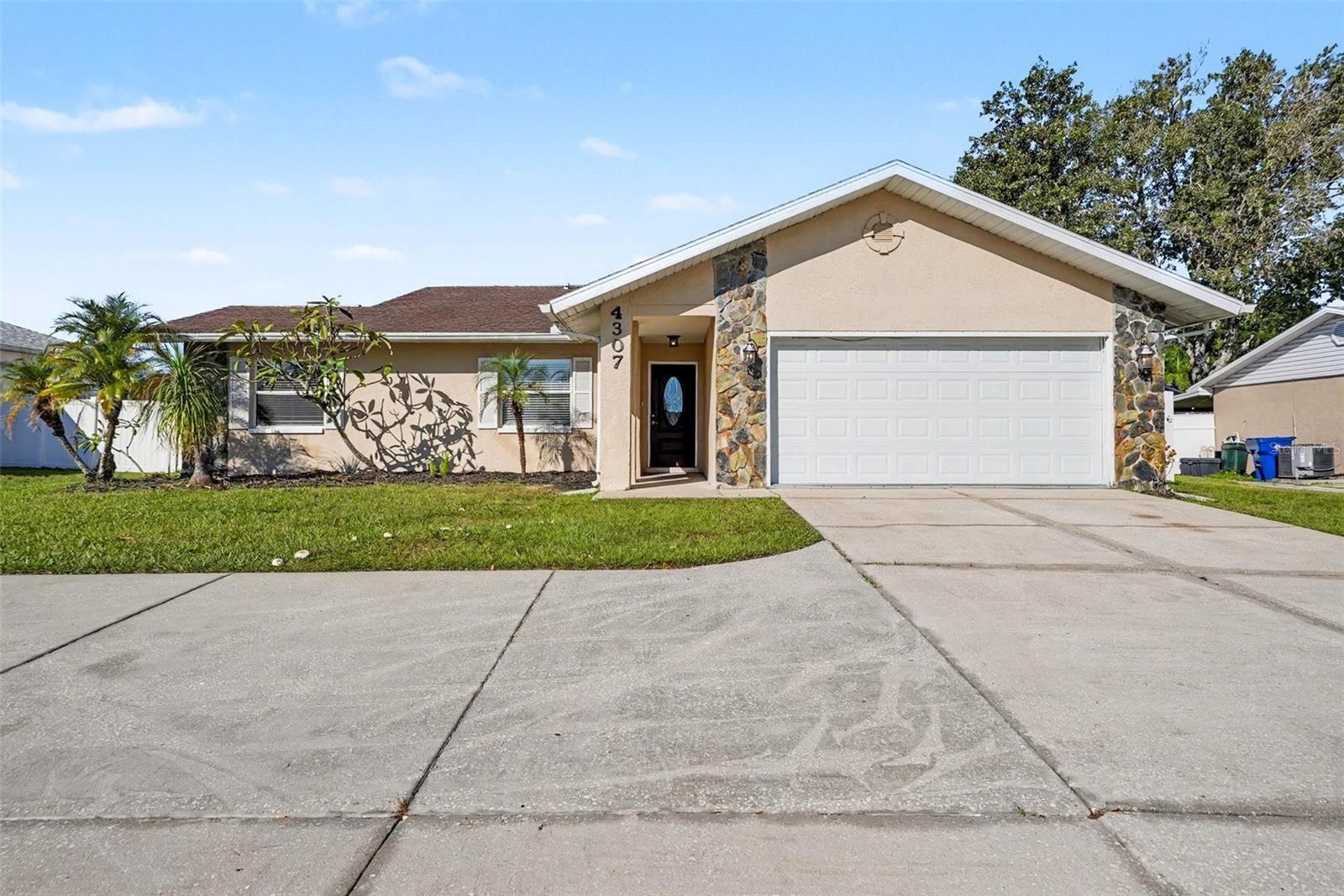 4307 Wood Trail Blvd — photo