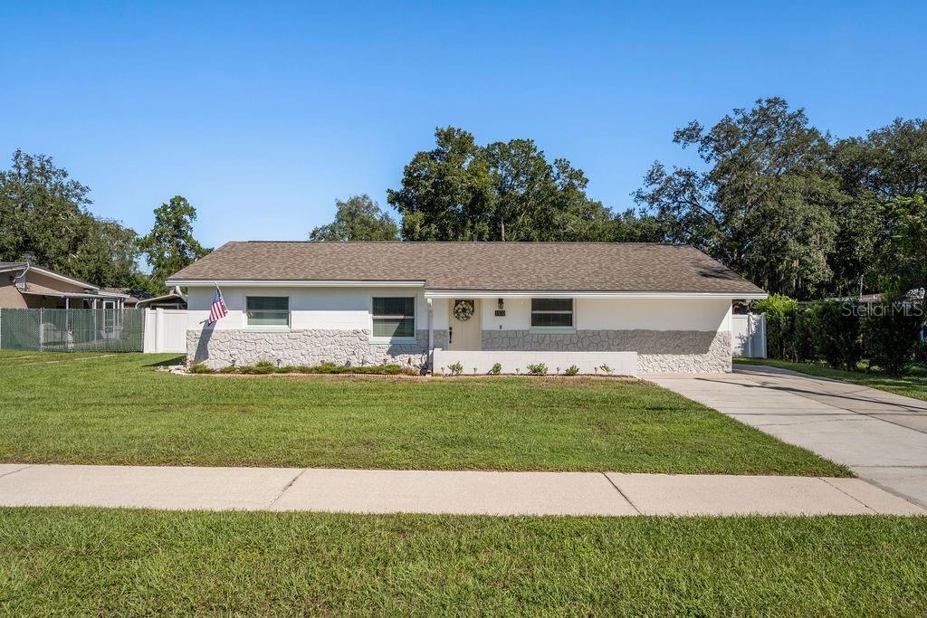 1970 W Lake Brantley Rd — photo