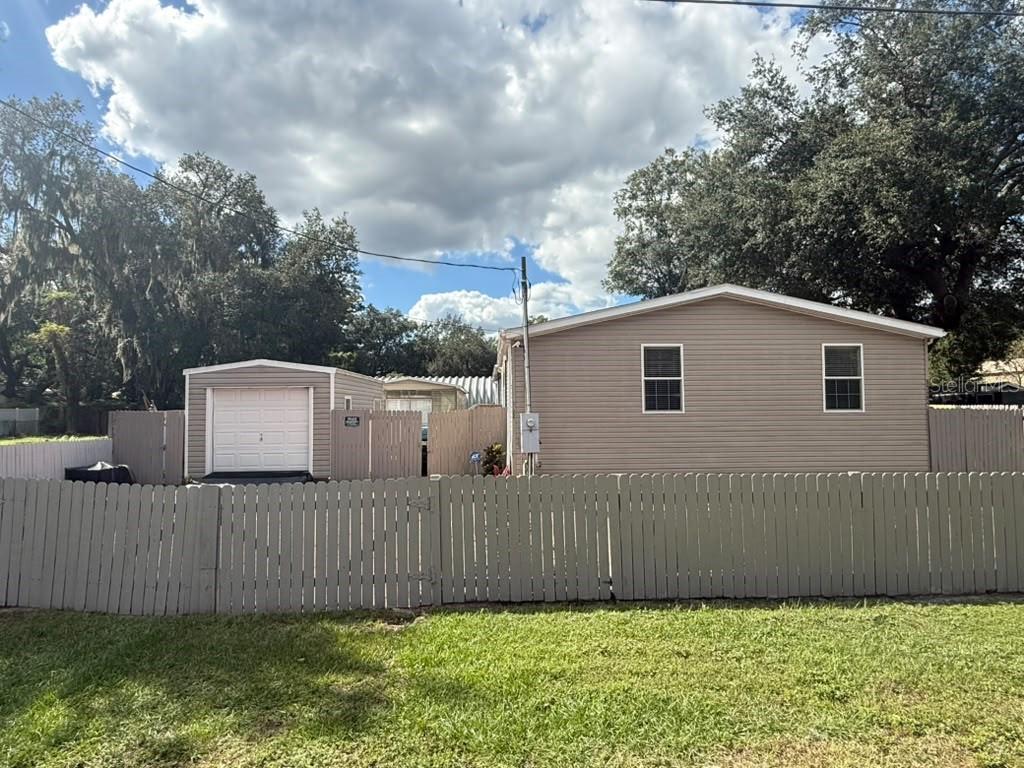 1722 Evergreen St — photo