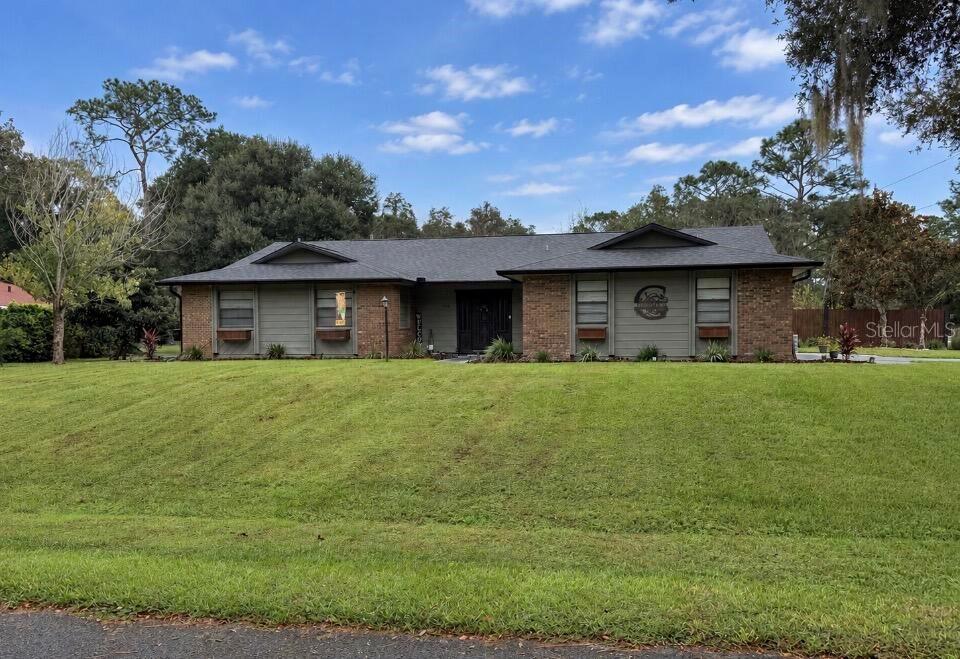 804 Lake Dr — photo
