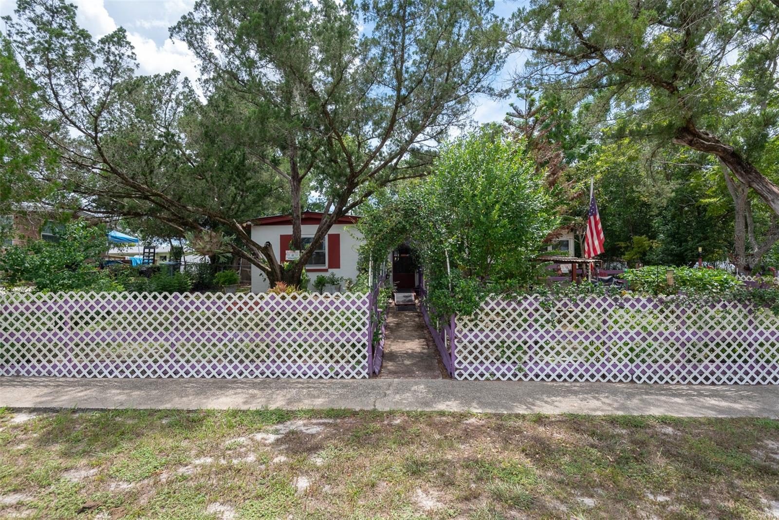 1507 Daroca Dr — photo