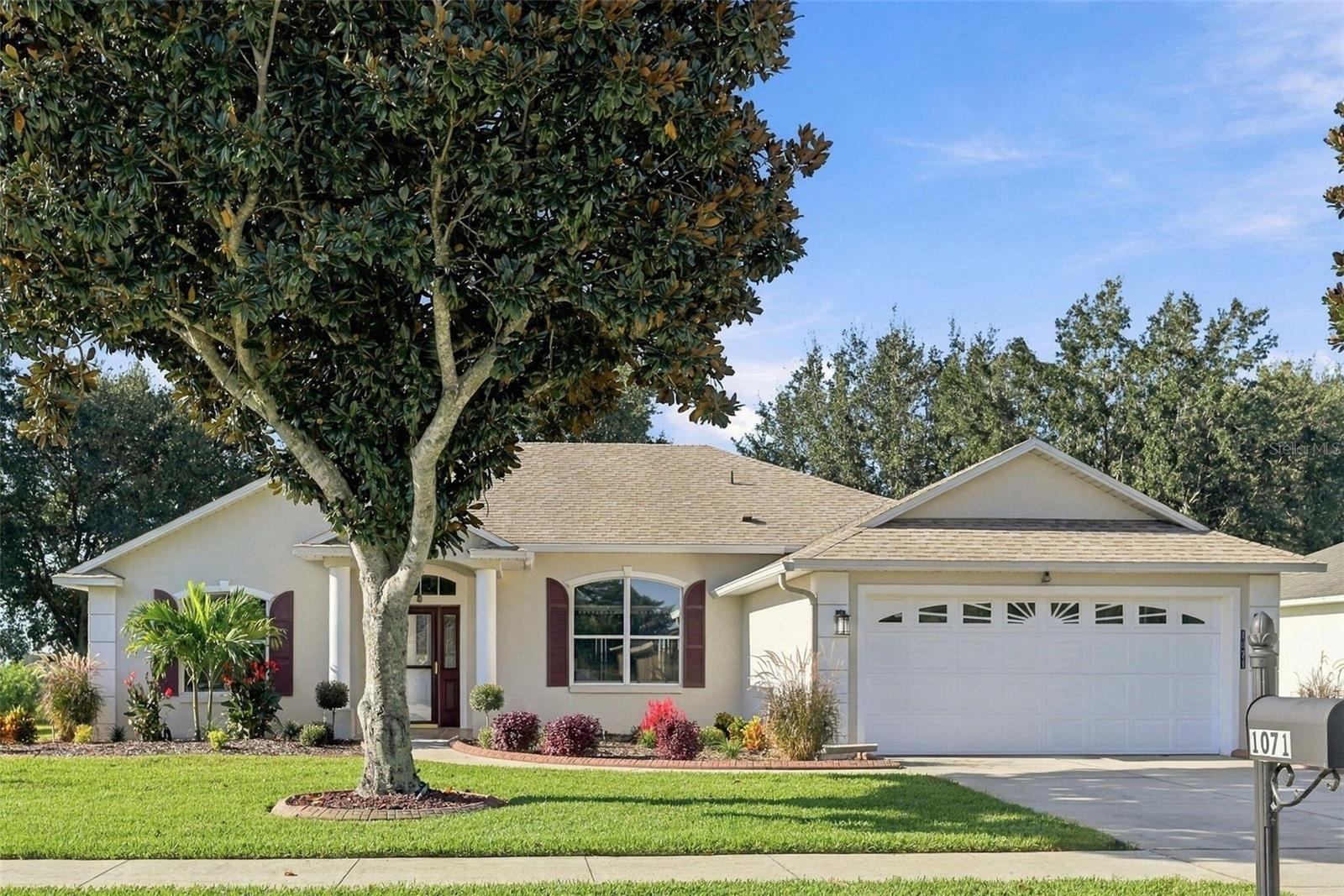 1071 Princeton Dr — photo