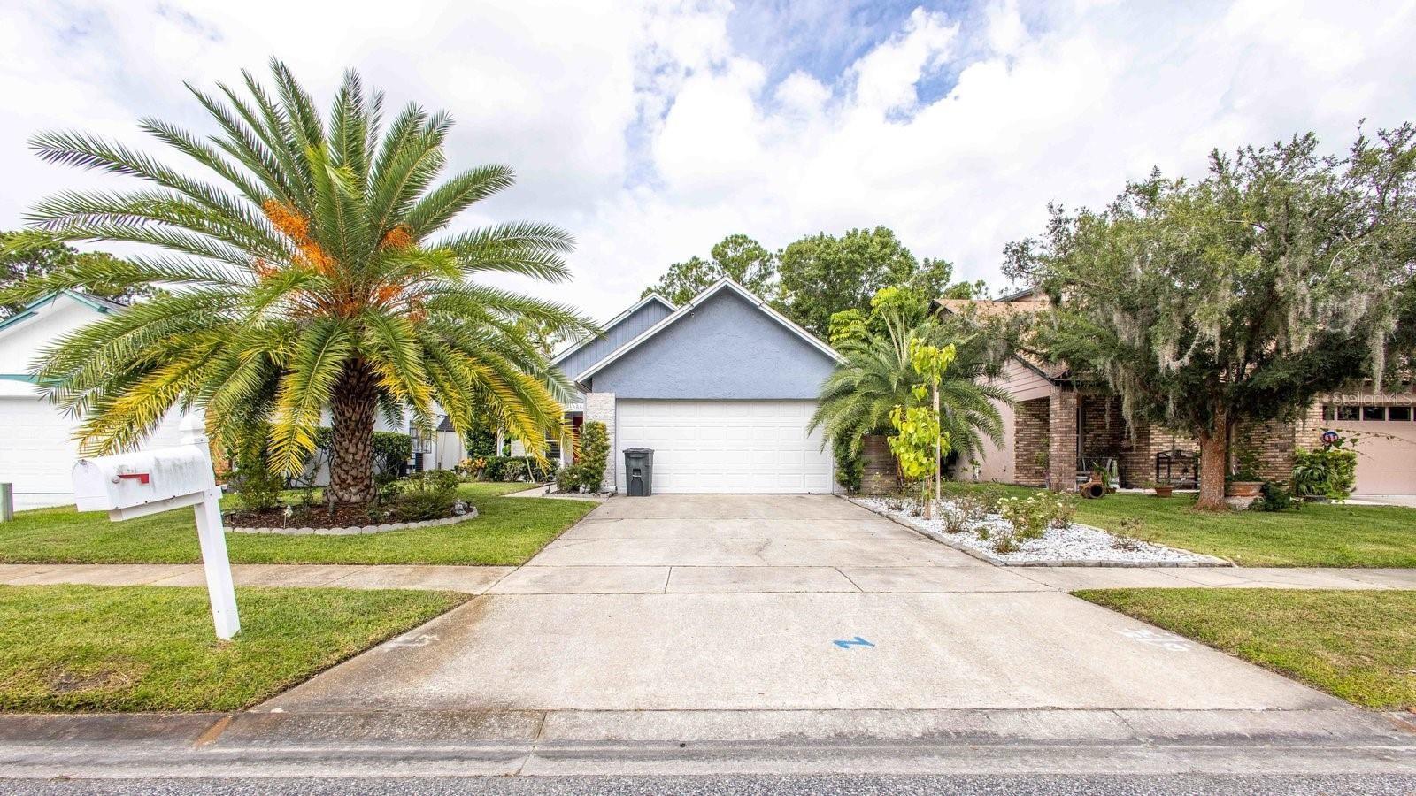 884 N Lake Sterling Ct — photo
