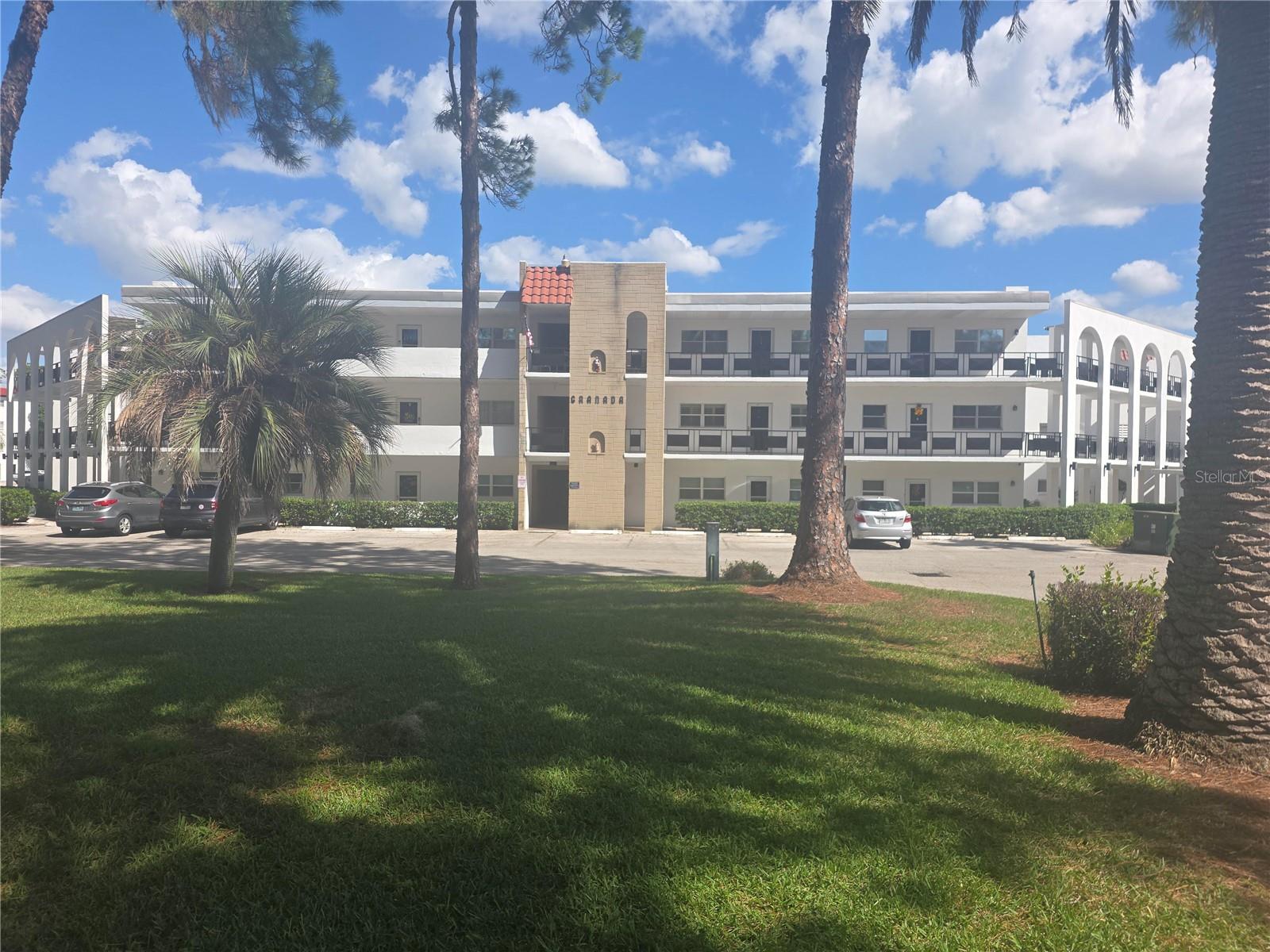100 El Camino Dr #208 — photo