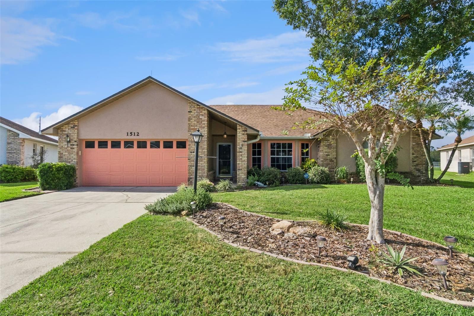1512 Reade Cir — photo