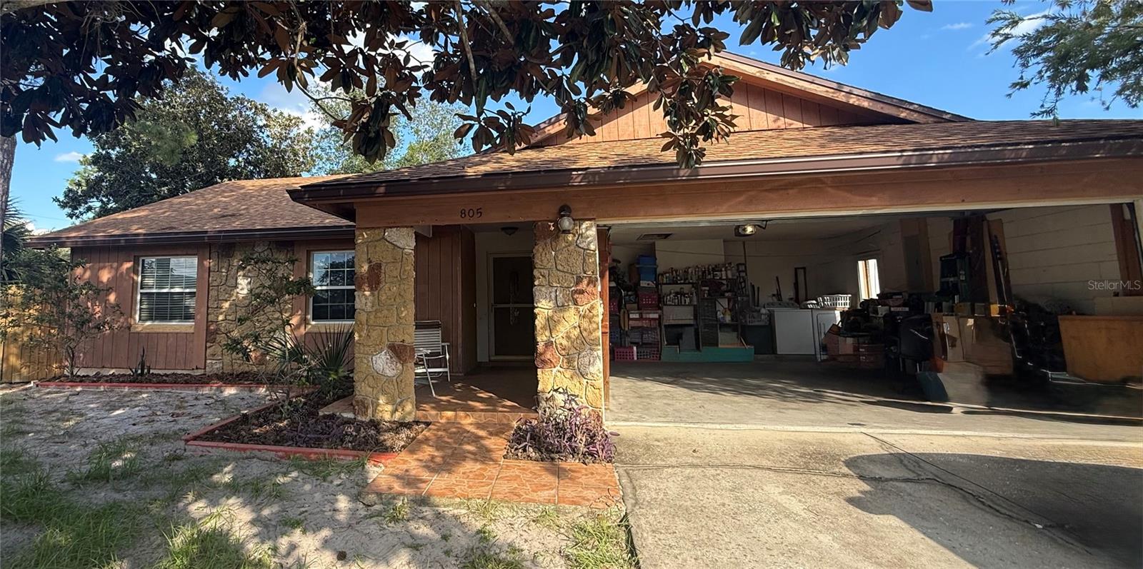 805 Suwannee Dr — photo