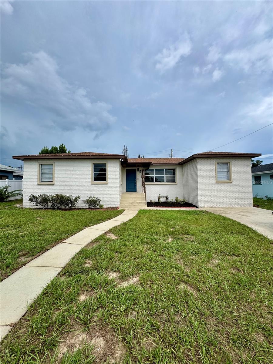 911 Exmoor Way — photo