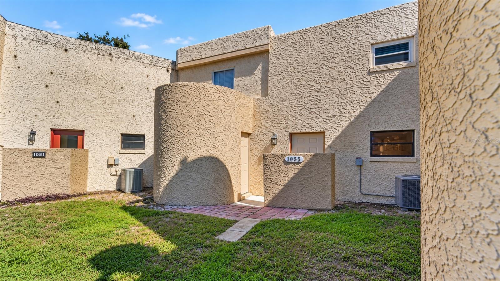 1055 Encourte Green — photo