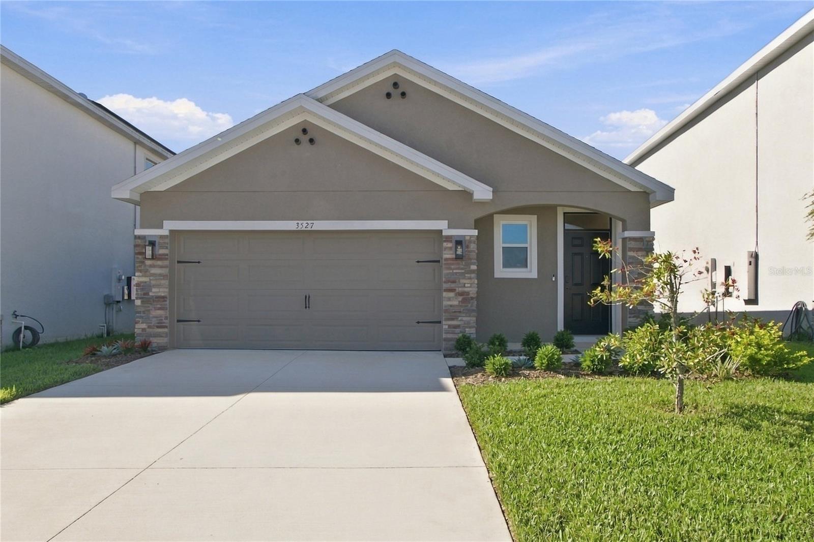 3527 Maple Grove Way — photo