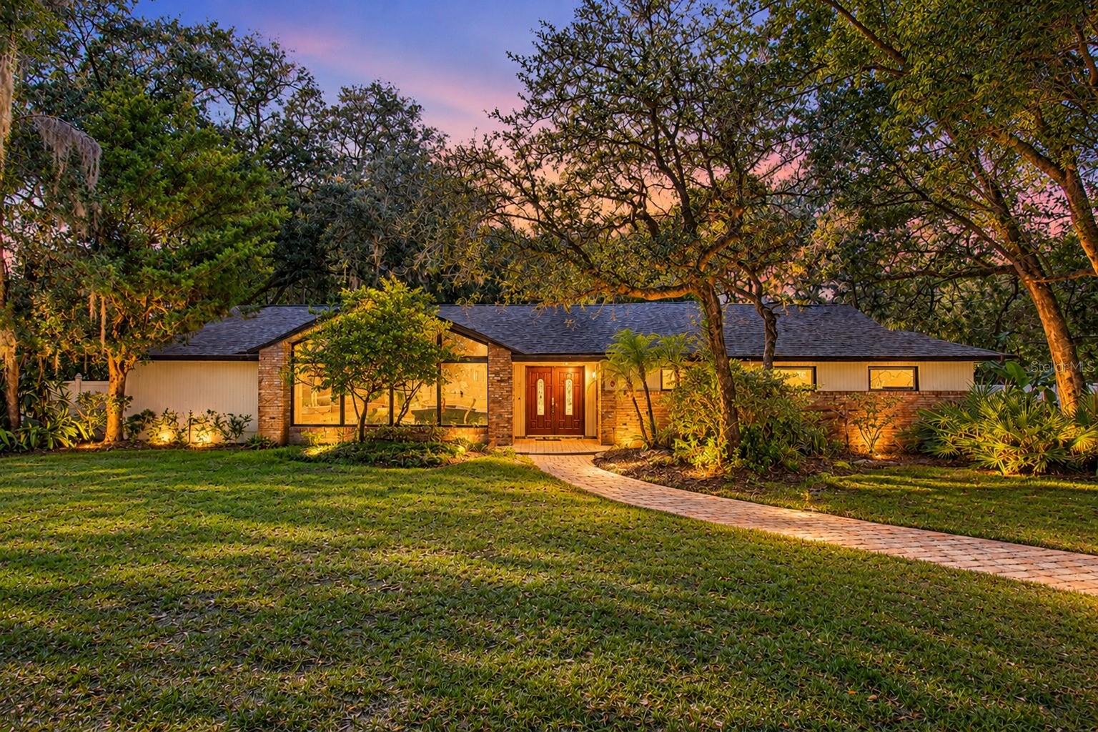 400 Blue Lake Dr — photo