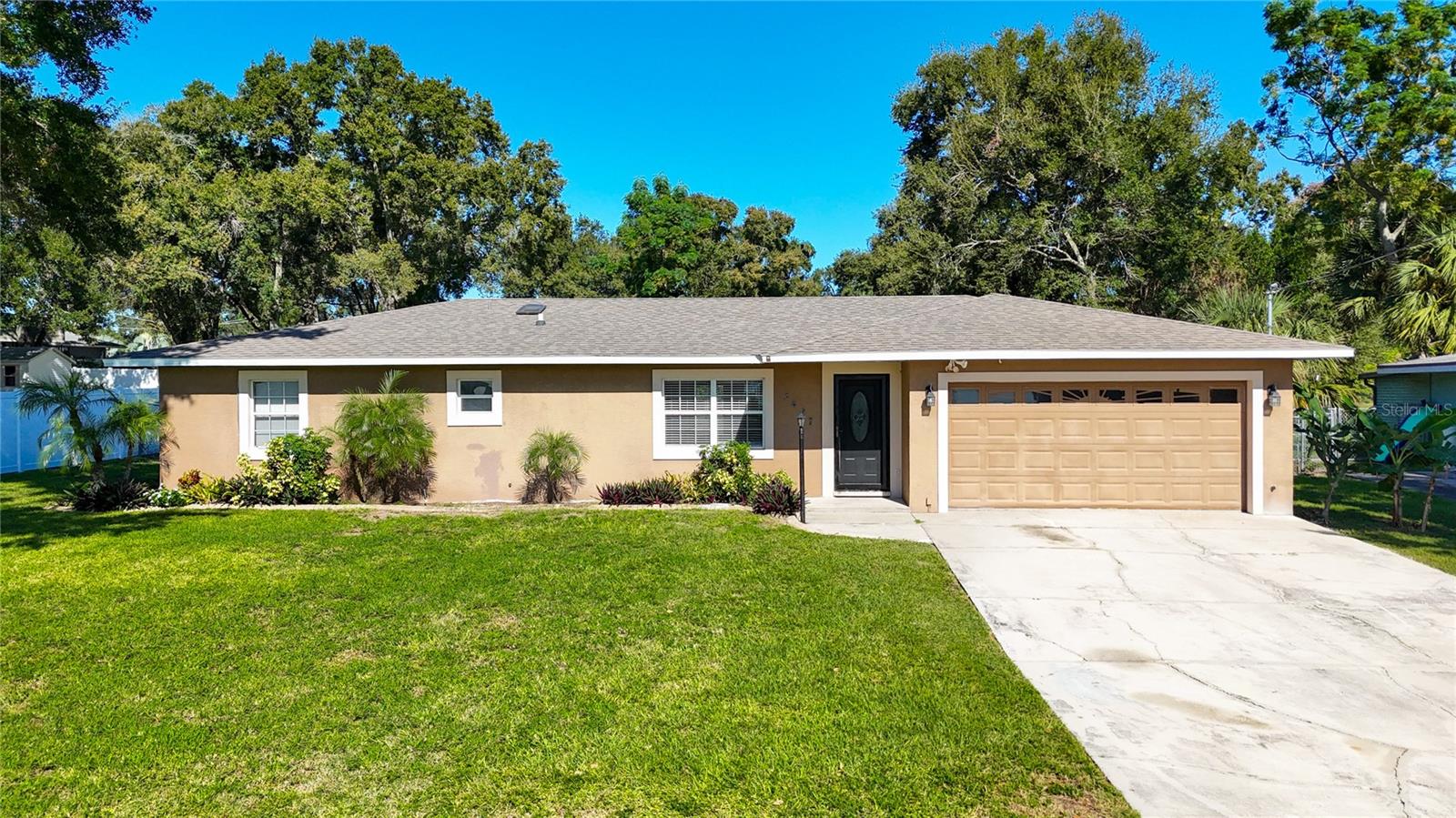 3427 Lakeview Dr — photo