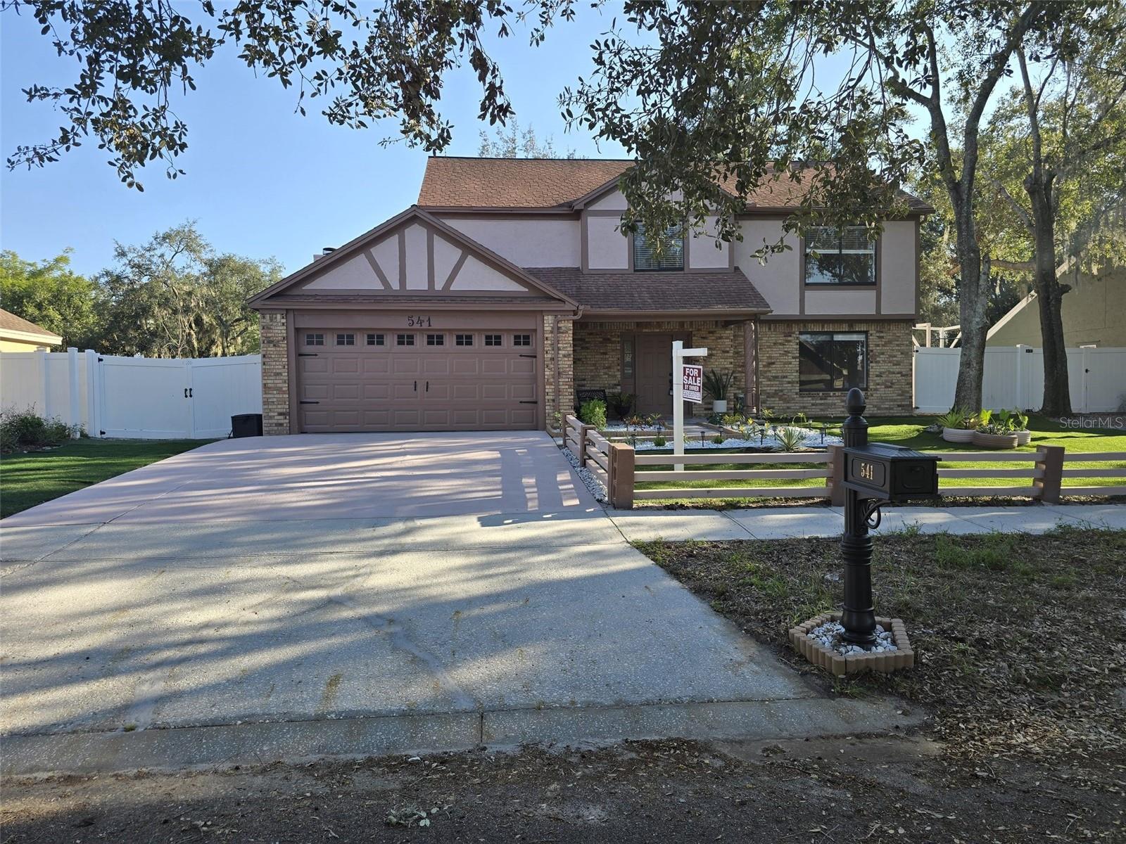 541 Emberwood Dr — photo
