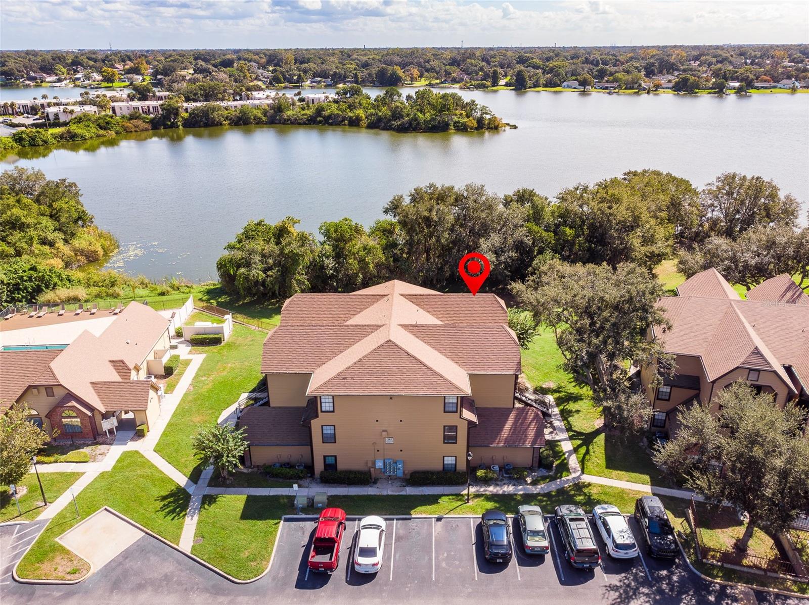 345 Lakepointe Dr #302 — photo