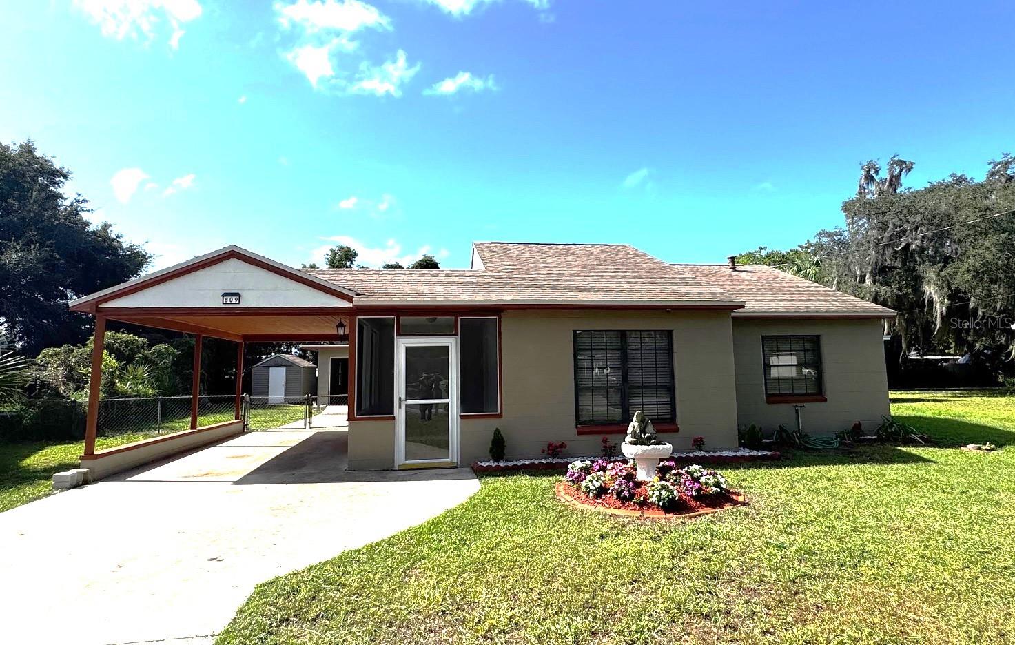 809 Oak Dr — photo